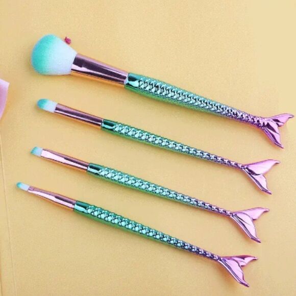 Mermaid Makeup Brush Set 4 Pcs Eye Makeup Brushes, Eyeshadow So Cute - Picture 1 of 3